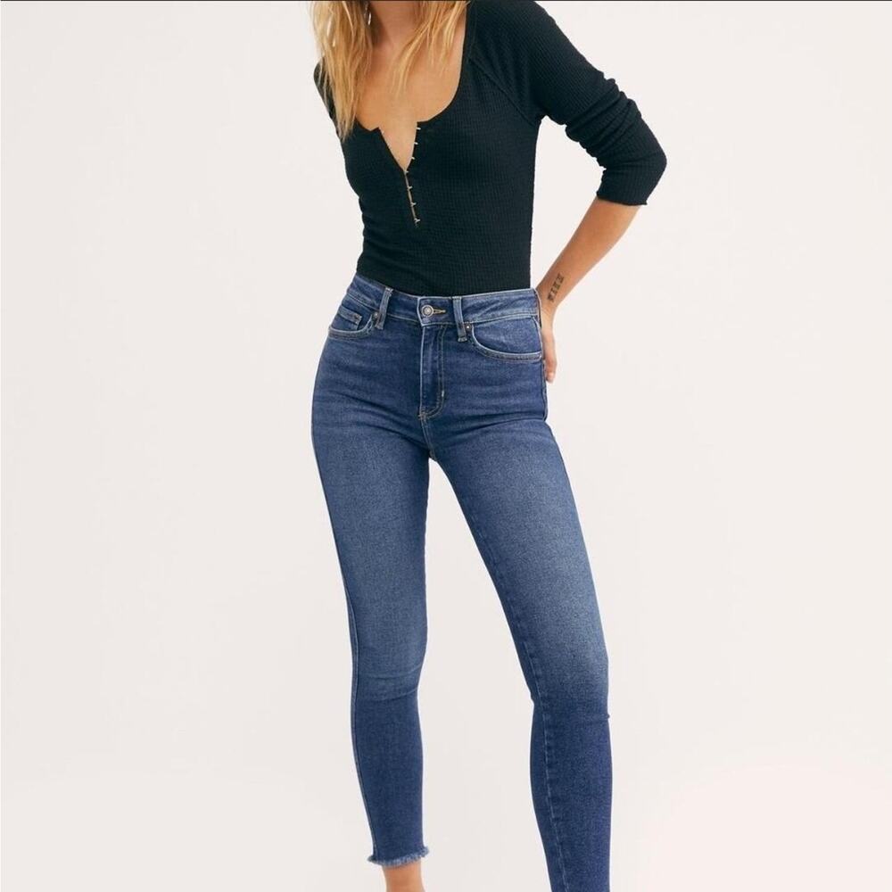 Free People We The Free High Rise Skinny Jeans Raw Hem Medium Wash 27